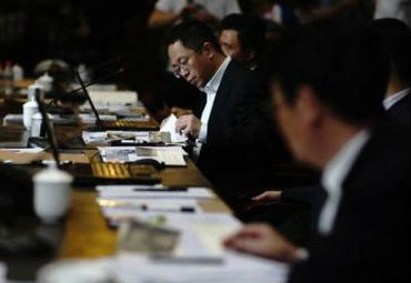 ,周鸿祎,张朝阳,雷军,比尔·盖茨,马克·扎克伯格,创业者,搜狐,尤里·米尔纳,风险投资,互联网大佬再被截胡 雷军借煎饼侠首秀