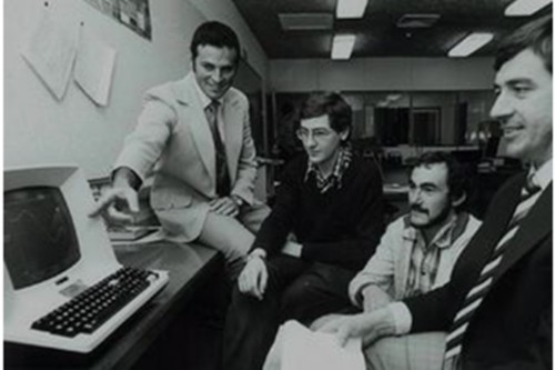 ,比尔·盖茨,创业者,企业家,管理层,媒体人,人人,Apple,Microsoft,创业融资,上市交易,比尔盖茨称赞的华人 计算机产业的精英