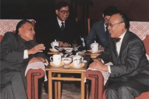 ,比尔·盖茨,创业者,企业家,管理层,媒体人,人人,Apple,Microsoft,创业融资,上市交易,比尔盖茨称赞的华人 计算机产业的精英