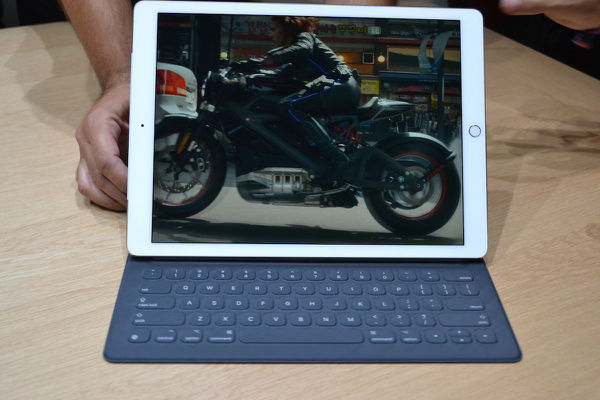 8.3 ,Apple,Facebook,平板电脑,带你看看iPad Pro 歪果仁全方位解说