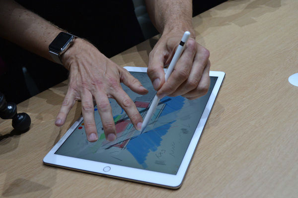 8.4 ,Apple,Facebook,平板电脑,带你看看iPad Pro 歪果仁全方位解说