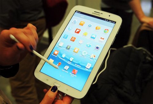 ,平板电脑,三星GALAXY Note 8.0：支持通话功能