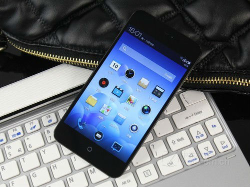 1528938408.jpg ,Apple,智能手机,2012年八款新技术强机汇总:1080p/超广角前置镜头