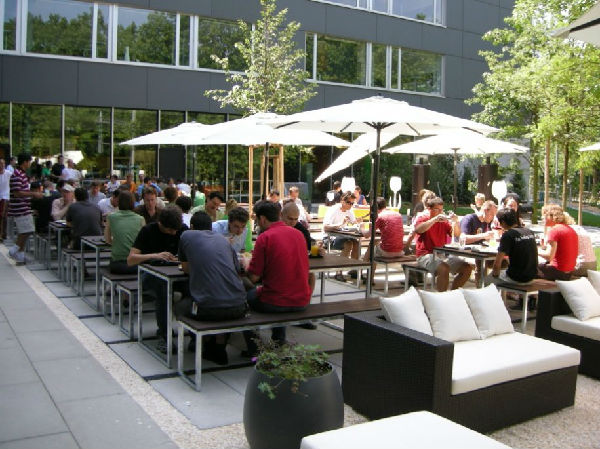 ,Google,媒体人,[狂图！] 谷歌全球办公环境秀：惊艳的苏黎世站