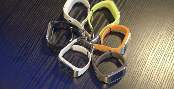 slideCAPLS63A.jpg ,平板电脑,三星银河齿轮Galaxy Gear:高清无 码靓照抢先看