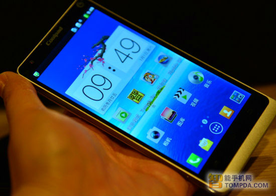 ,智能手机,5寸720P屏双核智能机 酷派8720发布[组图]