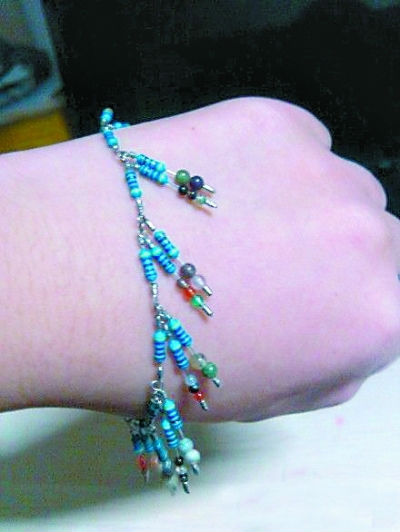 W020130121377404239736.jpg ,网民,电阻手链走红网络 逆天追女神器