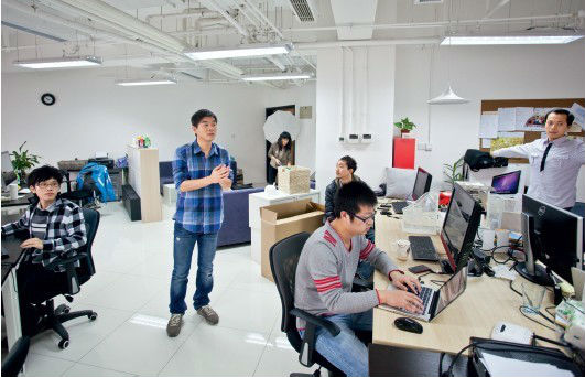 ,移动应用,阿里巴巴,社交网络,移动互联网,网易,Facebook,陌陌织网：忘掉“约炮神器”