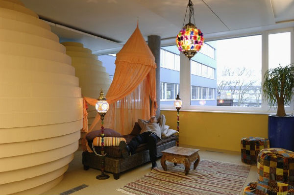 ,Google,媒体人,[狂图！] 谷歌全球办公环境秀：惊艳的苏黎世站