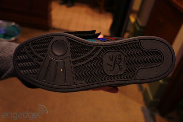 ,Google,谷歌SXSW大会推出智能鞋概念产品