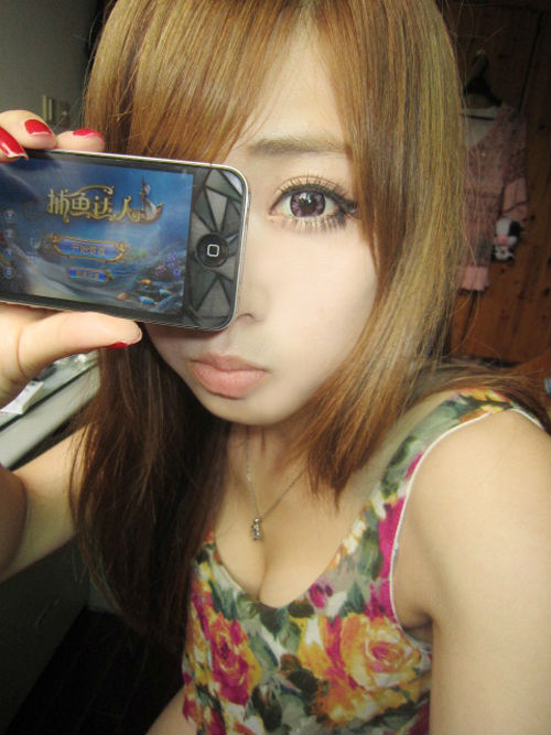 ,极客,智能手机,[多图] 微博掀宅女自拍热潮 《捕鱼达人》妹纸合集领衔手游玩家
