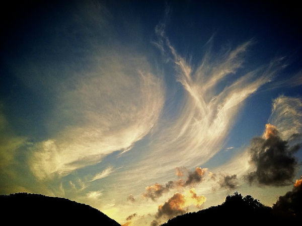 wispy-clouds.jpg ,互联网,iPhone拍摄的8张绝美照片