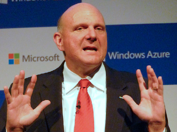 微软CEO—史蒂夫·鲍尔默 ,Microsoft,平板电脑,媒体人,微软抛弃软件?鲍尔默日本誓言将微软转型为以设备与服务为主!