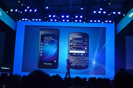 ,即时通讯,操作系统,社交网络,LinkedIn,Twitter,RIM正式更名为“黑莓” 发布两款BB10新机