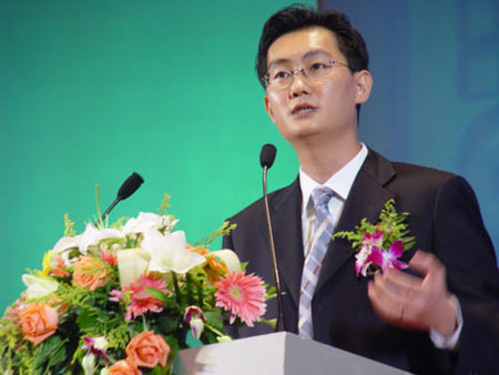 ,马化腾,雷军,腾讯,媒体人,网民,网络游戏,互联网大佬现身两会：马化腾谈山寨，雷军谈抢票