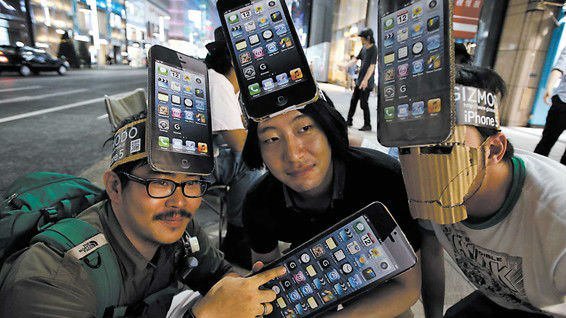 bfe40e86-2a32-47e9-bd4a-2299bc1775e9.jpeg ,Apple,Google,智能手机,网络服务,操作系统,Facebook,苹果在提供数字服务方面步履维艰