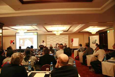 ,智能手机,移动应用,Google,网络安全新时代：黑客目标由Windows电脑转向Android手机