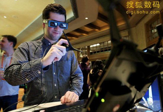 ,平板电脑,3D打印,人人,Google,CES2013酷品盘点：机械蜘蛛 虚拟雕刻 3D打印