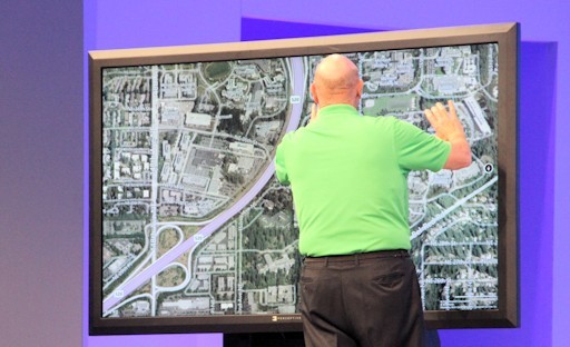 ,Microsoft,平板电脑,Twitter,微软 Build 2012 大会首日实录：400万Windows 8升级 鼓吹Win8和WP8