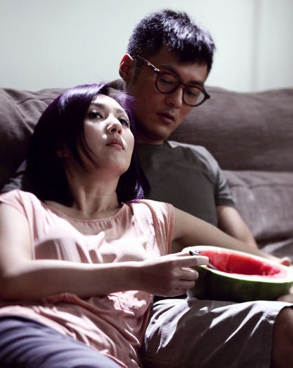 ,网民,媒体人,央视旁白哥惊现神吐槽 点评犀利幽默网络走红