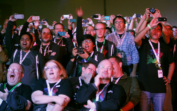 ,Google,Apple,Google shows off streaming music service, improvements to maps, search, photos