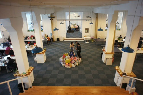 DBDCF345877124819C1C07D07ABE24C6_500_333.jpg ,移动互联网,人人,创业者,平板电脑,电子商务,Facebook,豆瓣到底是什么?靠什么盈利?