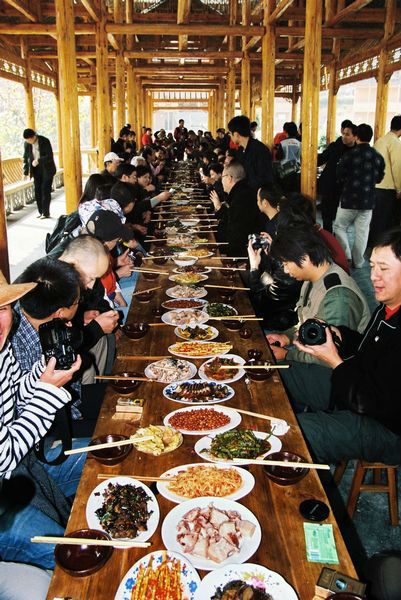 当地的美食绝对会让你震撼的哦 ,互联网,十一去哪人少有好玩?