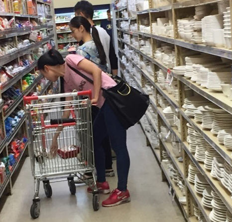 ,刘强东,奶茶妹,奶茶妹刘强东悉尼逛超市低调似路人甲