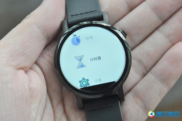 ,谷歌,苹果,iPhone,Apple Watch PK Moto 360：定位有差异