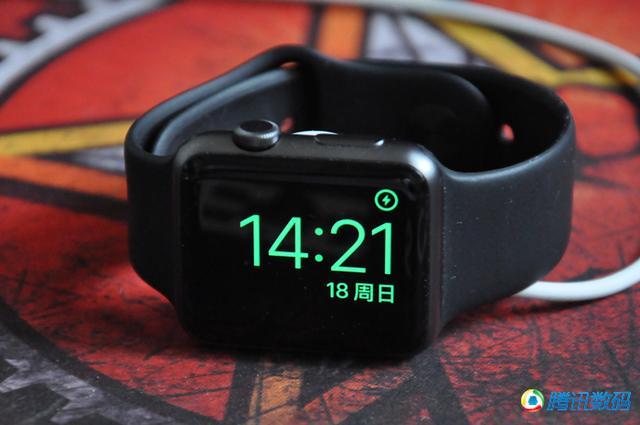 ,谷歌,苹果,iPhone,Apple Watch PK Moto 360：定位有差异