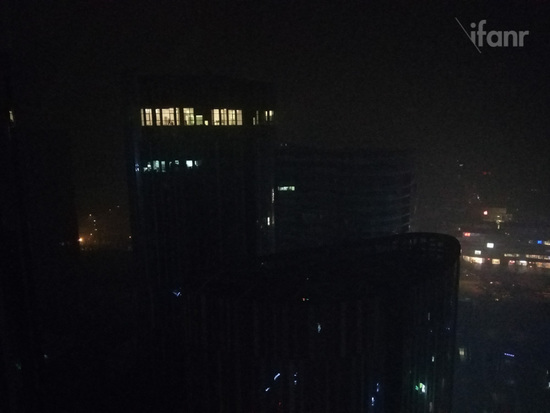 2015120106424898e31_550.jpg ,vivo X6:让手机足够快