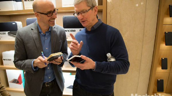 ,苹果,iPhone,苹果新款电池遭疯狂吐槽 蒂姆·库克发话辩护