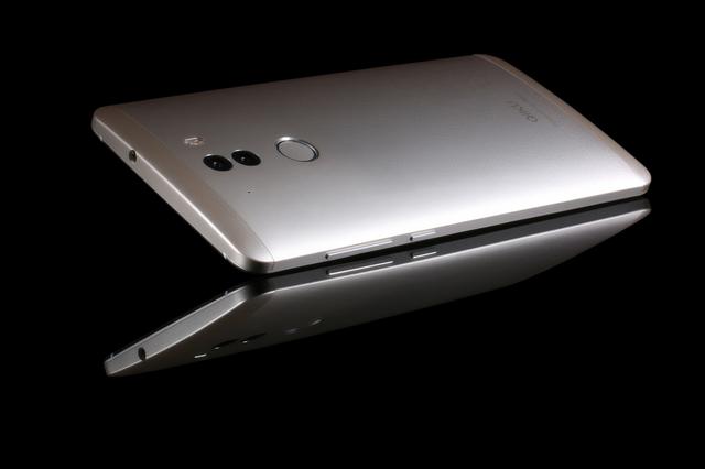 ,周鸿祎,苹果,360发布2999元奇酷手机极客版 演员王凯代言