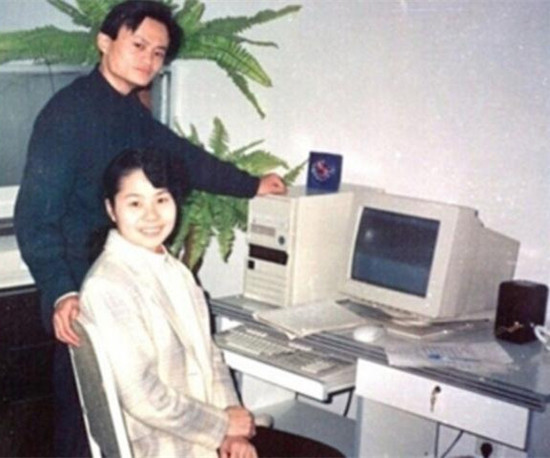 201602140147061fbc5_550.jpg ,马云,李彦宏,扎克伯格,创始人,阿里巴巴,百度,微软,Facebook,虐狗or励志:互联网大佬们的爱 情 故事 人生赢家是怎样炼成的