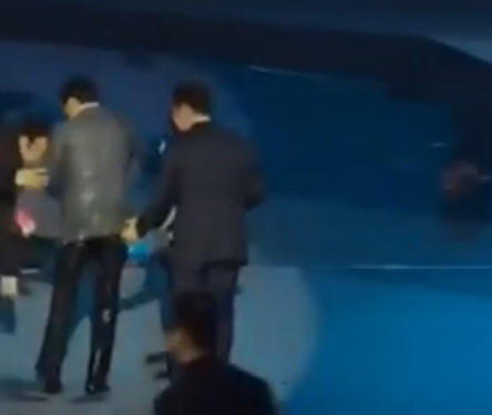 ,创始人,vivo董事长沈炜掉水里 Xplay5发布会瞬时火热