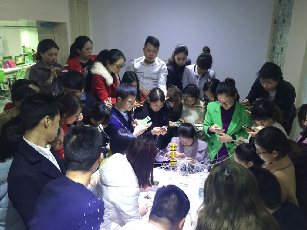 ,一个小姑娘新微商创业2年成为千万富豪