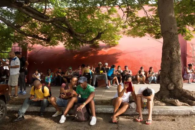 ,谷歌,看看古巴人的奇葩上网方式