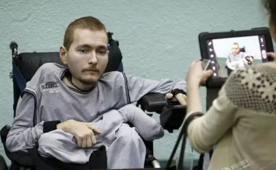 2016050911373568972_550.jpg ,谷歌,VR应用于医疗领域,虚拟现实辅助换头手术!