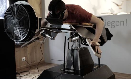 5.jpg ,VR头盔带来眩晕 VR必败论流传街头巷尾