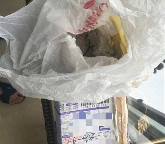 未标题-1.jpg ,苹果,iPhone,买iPhone变水泥砖:商家售假 快递调包 买家诈骗?