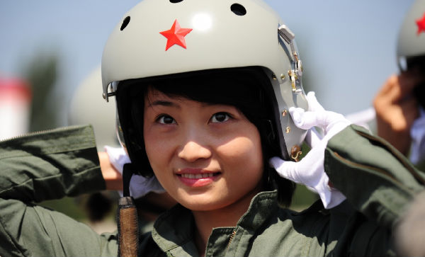 ,殉职机师余旭骨灰安放崇州烈士陵园