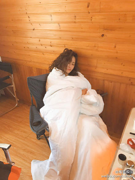 ,百度,张歆艺发文斥责医生    引发医患关系讨论