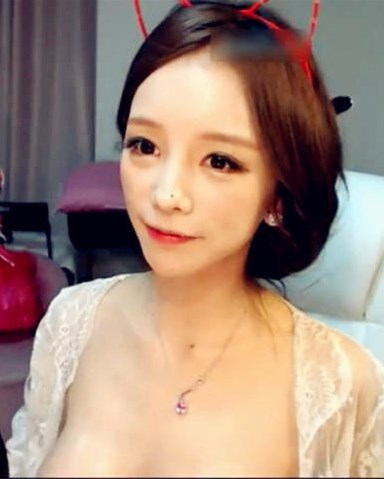 ,18岁美女主播打飞的见男粉丝被骗3万