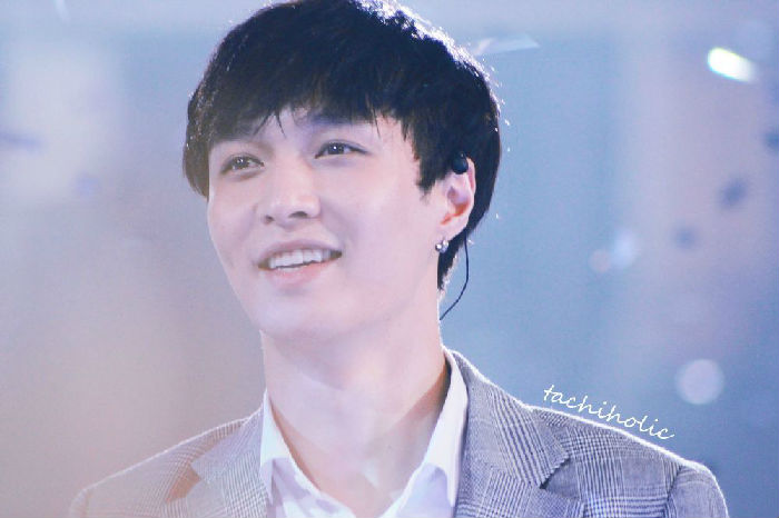 ,张艺兴工作室解散：假的 新旧团队交接