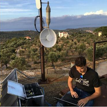 IF_TVZM3544O$3@N)P1S5B6.png ,谷歌,智能手机成难民教育事业的一大助力