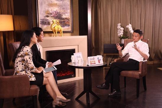 ,马云,阿里巴巴,马云：我在玩微信朋友圈 但没有微信支付