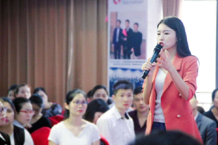 雷小兰 ,【专访】雷小兰:无现金社会将至 移动社交电商新高度