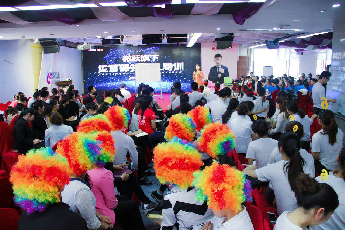 雷小兰 ,【专访】雷小兰:无现金社会将至 移动社交电商新高度