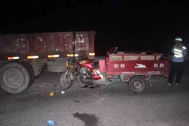 ,朋友圈没发人已撞死：若为手机故，生命皆可抛？