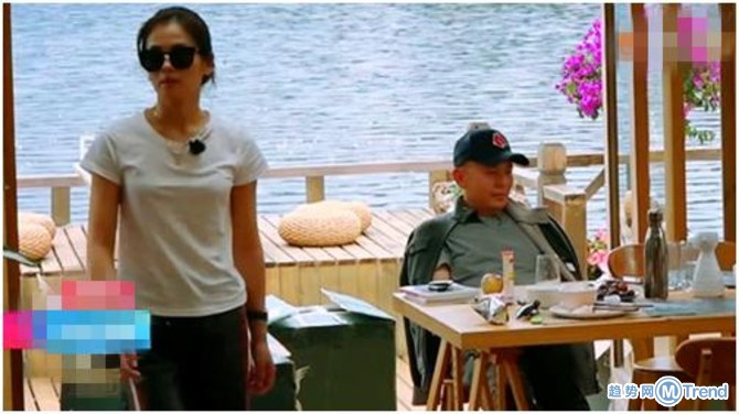 今日热点：刘烨节目怒摔手机 刘涛跟王珂发飙